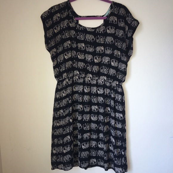 Maurices Dresses & Skirts - Maurices Elephant Patterned Dress Maurices Dresses & Skirts - Maurices Elephant Patterned Dress
